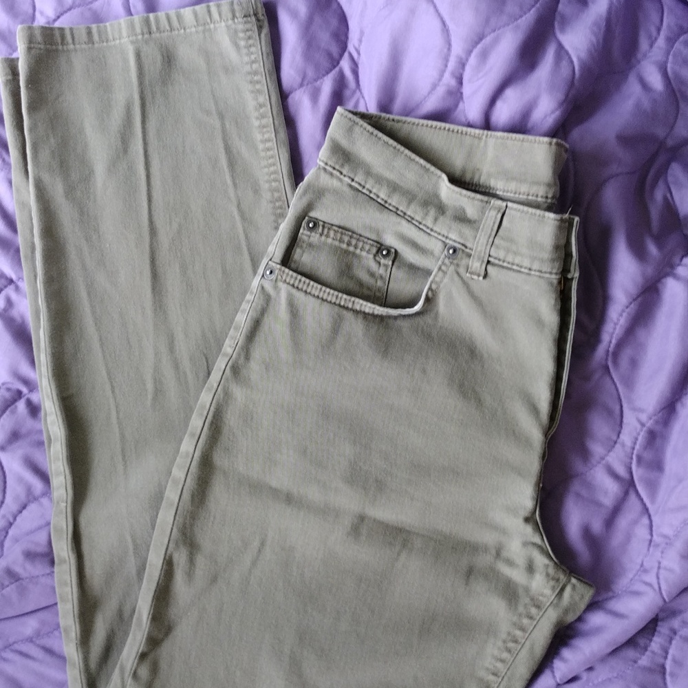 Men's khaki green jeans 32x32 slightly used